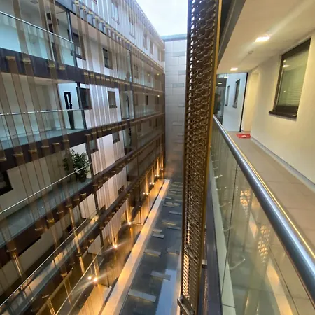 Luxurious In High Class Building Kranhaus In